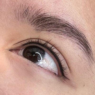 Lash enhancement with small wing