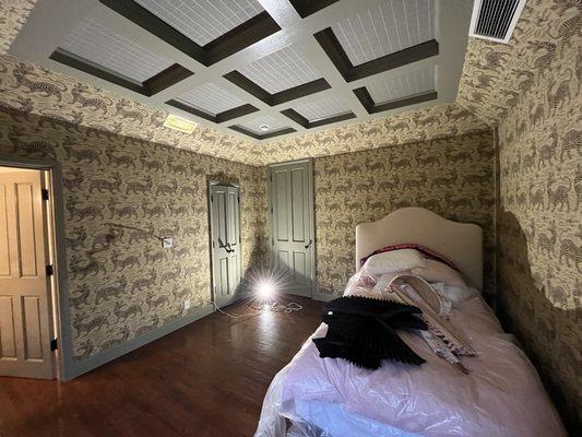 Handprinted Wallpaper on the walls and fabric wallpaper on the ceiling #wallpapering