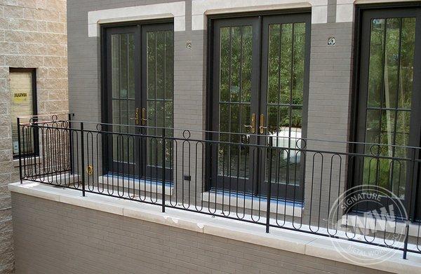 balcony rail