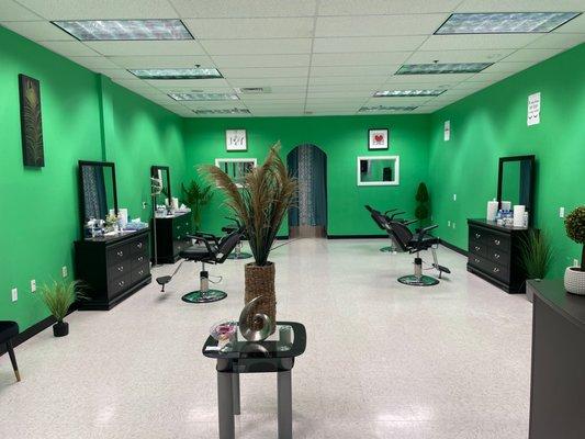 Beautiful design of Hollywood salon