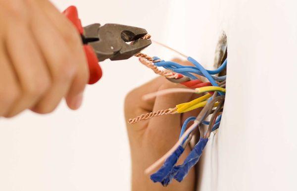 licensed electrician Los Angeles