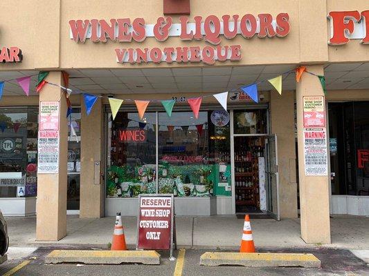 Wine & Liquor Vinotheque