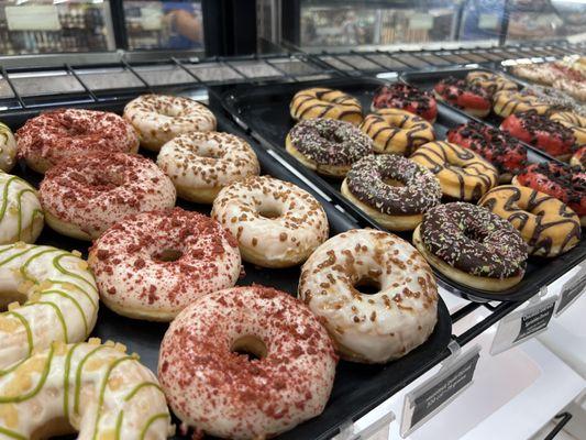 Great looking donuts. Can't get these at Aldi..