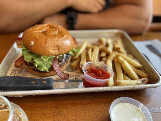 Hamburger with fries.....so good!