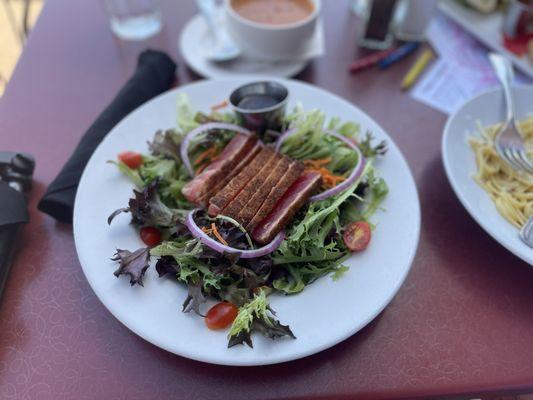 Seared tuna salad