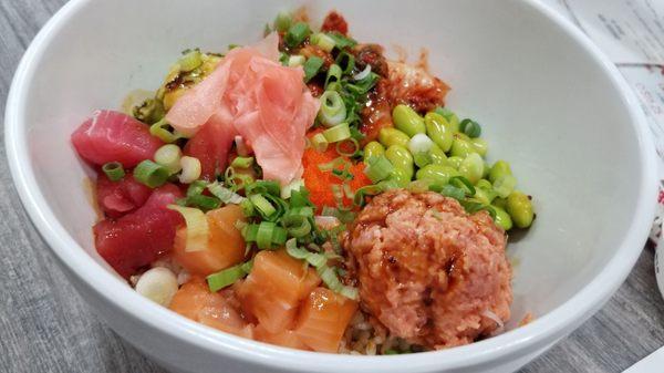 Poke bowl with disappointing fish quality.