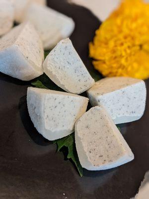 Black sesame mochi