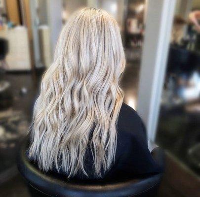 Beautiful Blonde + Perfect Beachy Waves by Mary! Follow the Cloud on IG_@cloud9salonspa