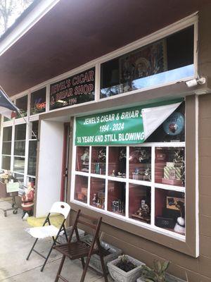 Jewel's Cigar & Briar Shop