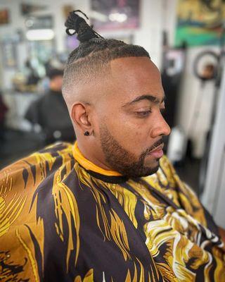 Mid fade with beard shape up