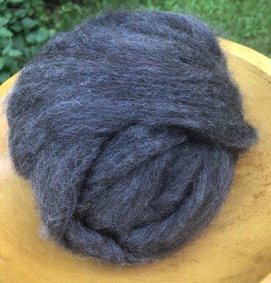 100% alpaca fleece roving