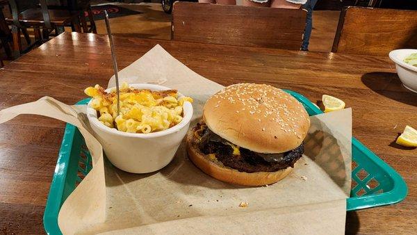 Cheeseburger with side if Mac & Cheese