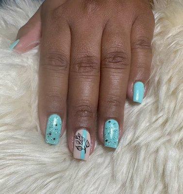 Gel manicure with design.