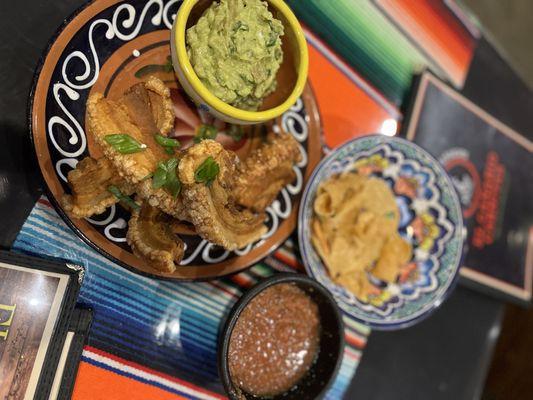 Fresh guacamole & fried  chicharrones