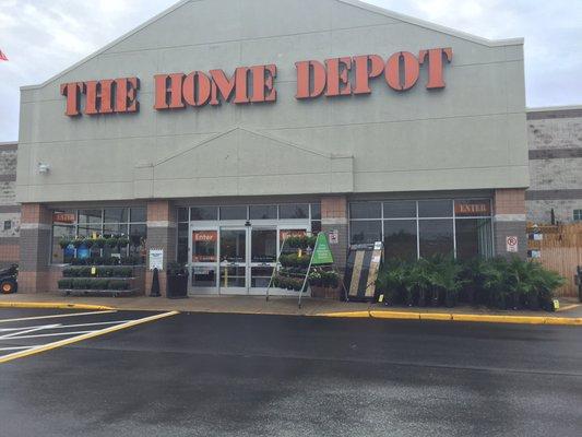 Store front of Home Depot at Freehold Raceway Mall.