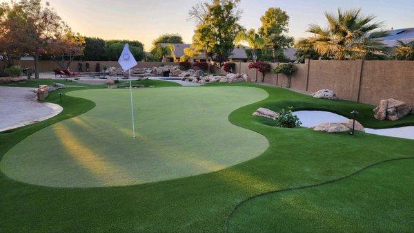 Beautiful backyard putting green in Scottsdale