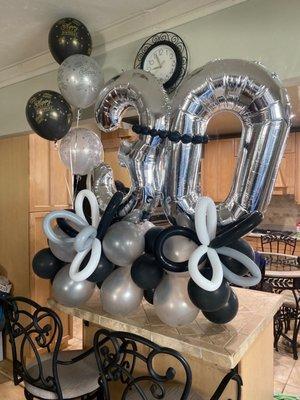 Balloon arrangement. 30th birthday.