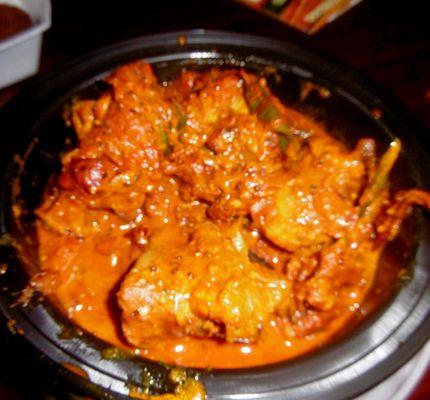 Varutharacha chicken curry