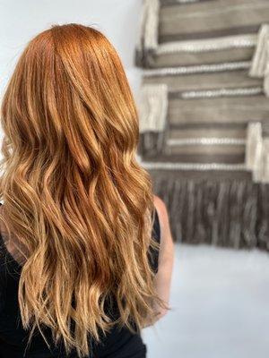 Custom colored weft extensions