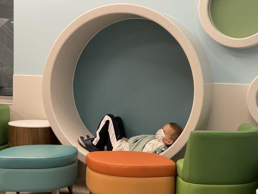 Cool ways for kids to relax waiting