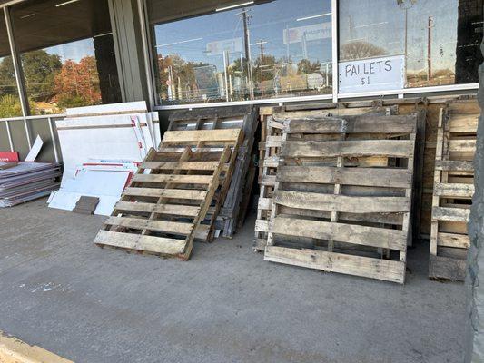 Pallets $1