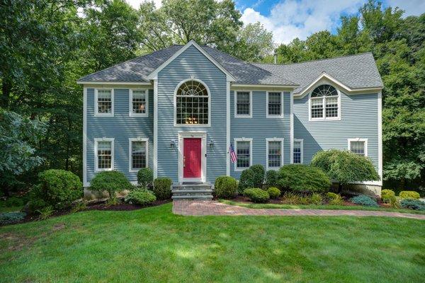 A recent sale on Taylor Road, Marlborough, MA by Lynn Murray at Huus One... spacious, meticulously cared for, beautiful lot.