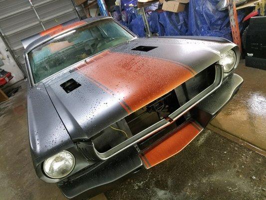 Ford mustang - Flat black and flat orange stripe