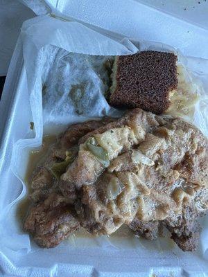 Fried pork chop with gravy