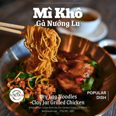 Mì Khô Gà Nướng Lu - Dry Egg Noodles & Clay Jar Grilled Chicken