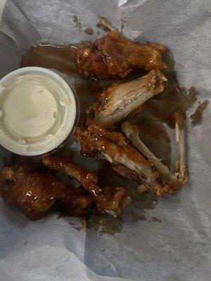 Barely ate hard, dried out wings