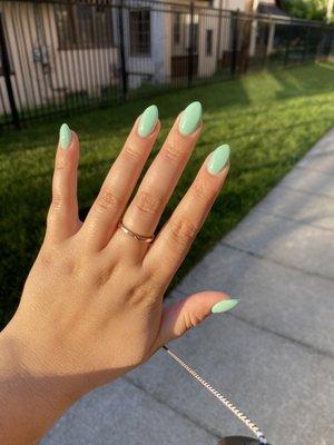 Fresh acrylic set with mint gel (#427) polish. Shape=almond. :) how gorgeous!