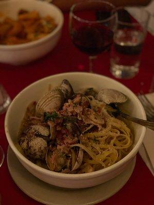 Linguine Fini Pasta with baby clams and pancetta