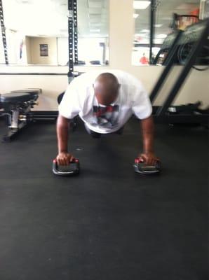 Former NFL player Ronnie Jenkins instructing on how to properly do push ups and build upper body strength!