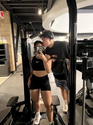 WHOLE GYM FIT FROM PLATOS - nvgtn shorts / aybl crop top