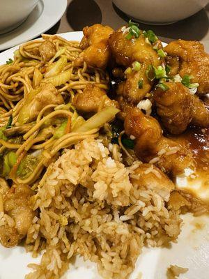 ID4. 4  Chicken chow mein, house special crispy chicken, fried rice with egg drop soup .... everything yummy!!