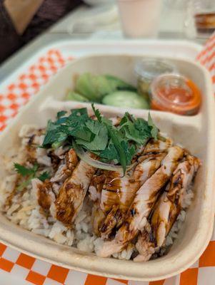 Poached hainan chicken rice