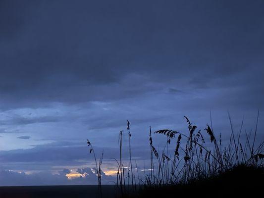 The location is ideal. Even on a stormy morning, the views are spectacular.