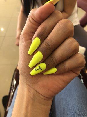 Highlighter nails with initial by Sky