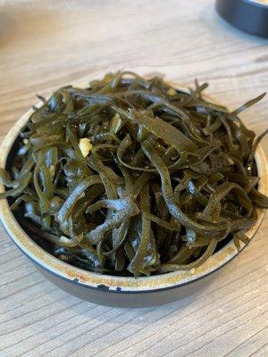 Cold mixed seaweed