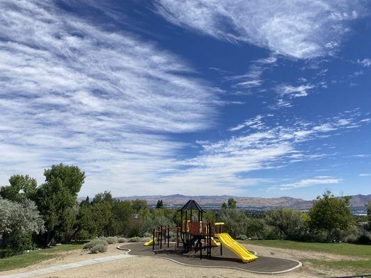 The view is pretty nice from the grassy area.