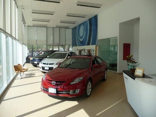 Palisades Mazda Showroom