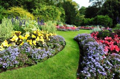 customized flower bed arrangement