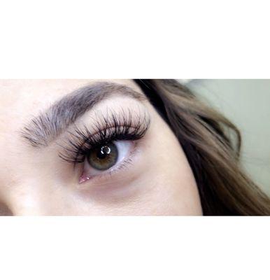 Customized hybrid lash extensions