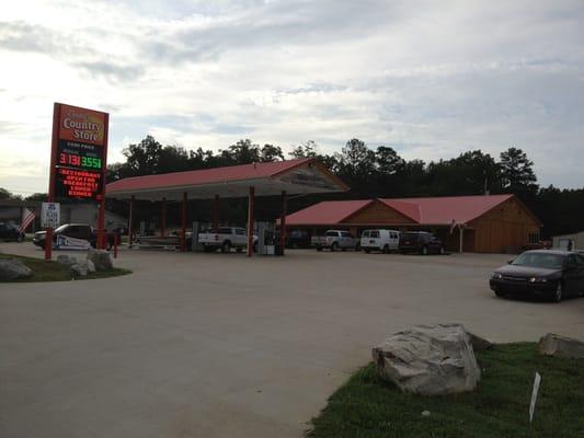 Cool little country store and family cooking.