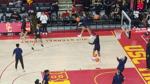 Notre Dame vs. USC, Nov. 23, 2024. Pregame warmups.