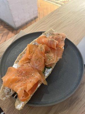 Smoked salmon baguette