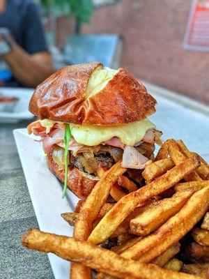 Matterhorn burger