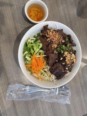 V5. Bn B Xo - Lemongrass Beef Vermicelli