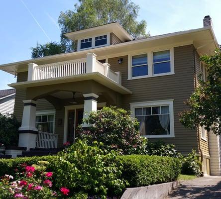 NE Portland exterior painting, Khaki siding with creamy white trim