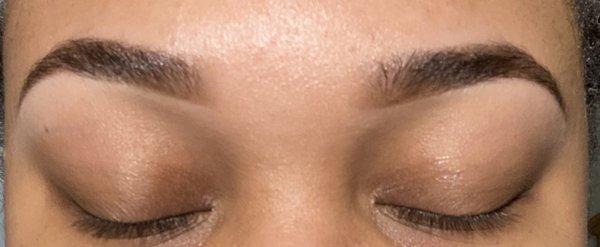 Henna brows (color: dark brown)